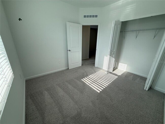 Building Photo - 5981 Zen Wy