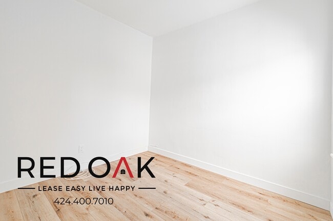 Building Photo - 861 Fedora St