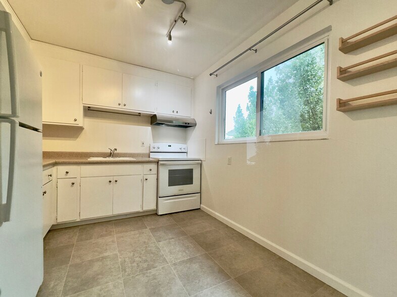 Building Photo - 6501 Raymond St