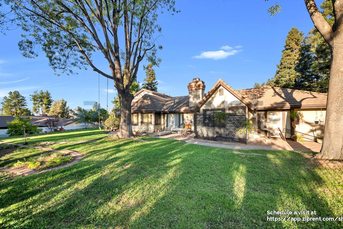 Building Photo - 716 Buckingham Dr