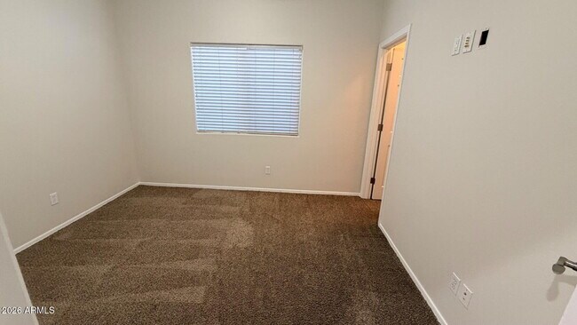 Building Photo - 22156 N Sunset Dr