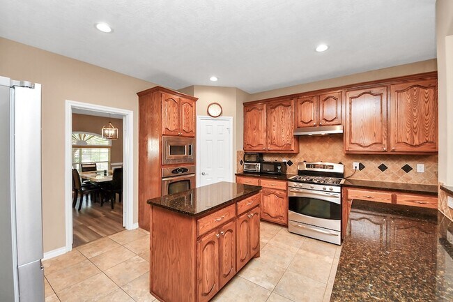 Building Photo - 706 River Delta Ln