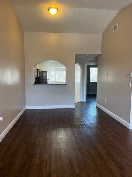 Living and Dining - 2651 SE 12th Rd