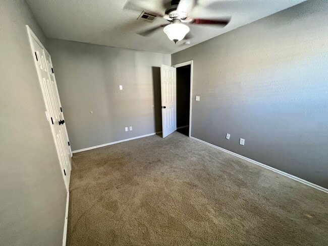 Building Photo - AVAILABLE NOW!