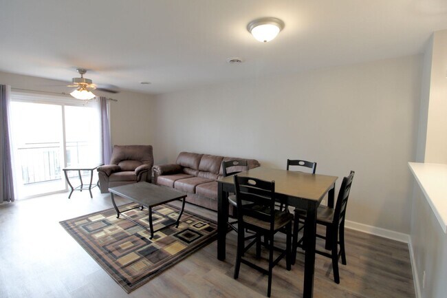 Building Photo - 1396 Hunters Rd
