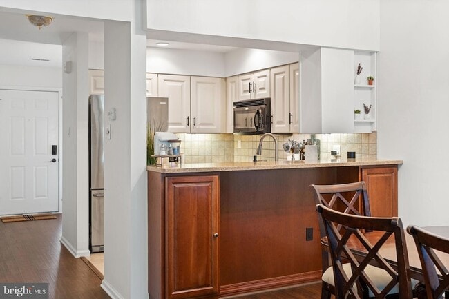 Building Photo - 2302 Harvard Dr