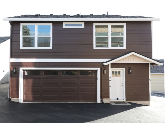 Building Photo - 12913 SE Ridgecrest Rd