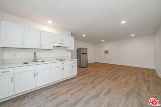 Building Photo - 5430 Monroe St