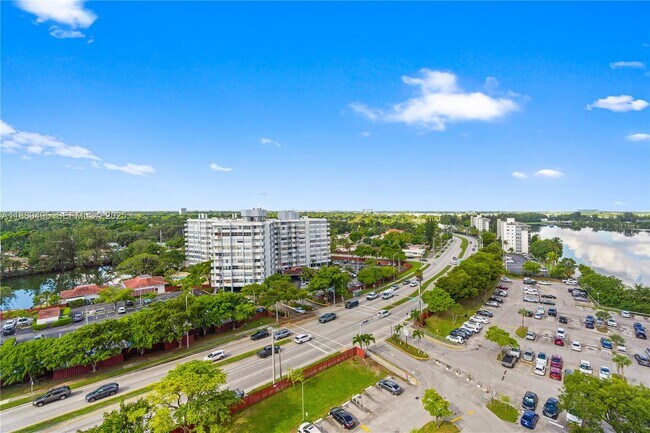 Building Photo - 1351 NE Miami Gardens Dr
