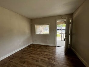 Building Photo - 8606 Prairie View Dr