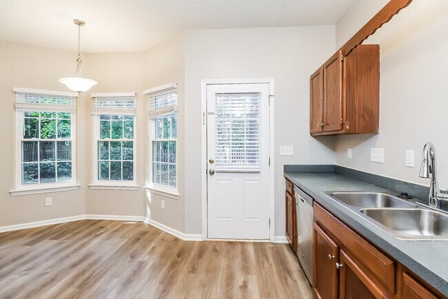 Building Photo - 7405 Chidley Dr