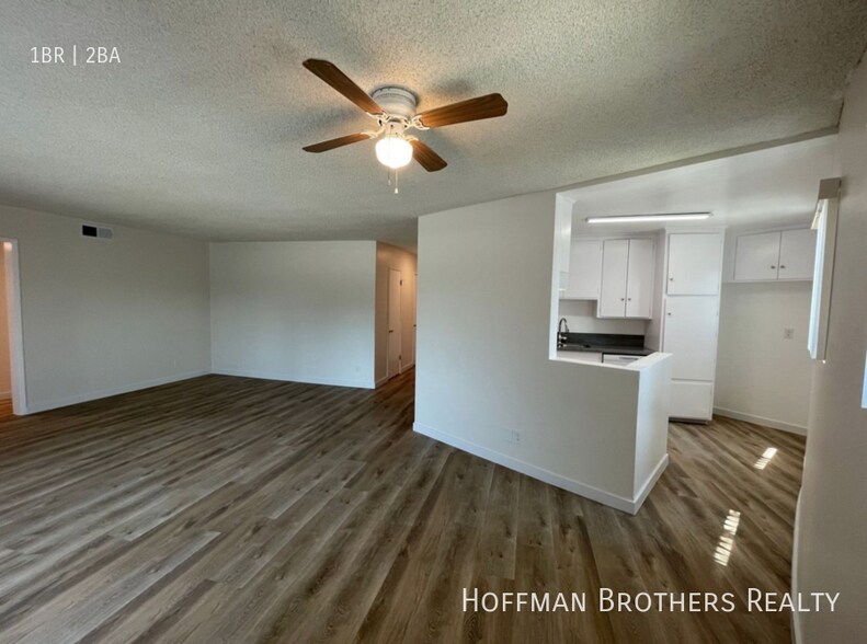 Building Photo - 6039 Whitsett Ave