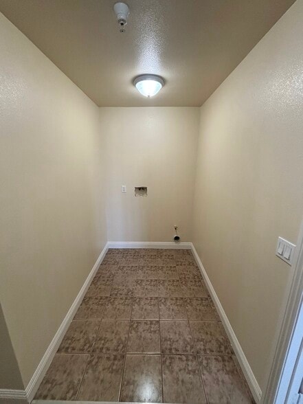 Building Photo - 149 E 109th Pl