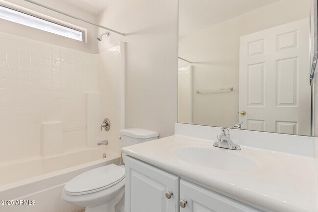 Building Photo - 2302 E Torrey Pines Pl