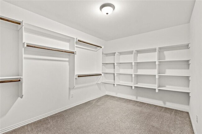 Building Photo - 4400 SW Eggersway Pl