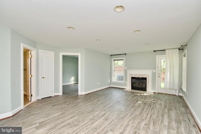 Building Photo - 6411 Velliety Ln