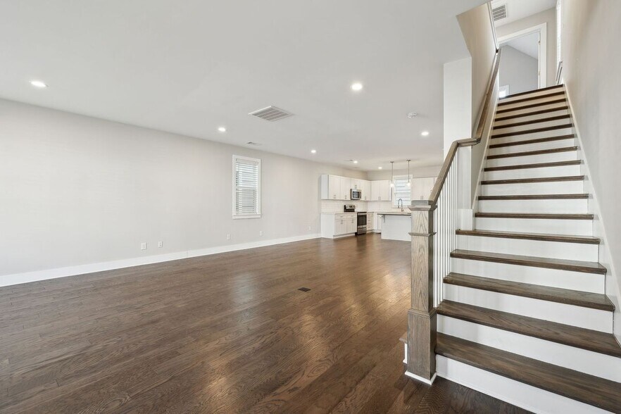 Building Photo - 713 Mill Creek Meadow Dr