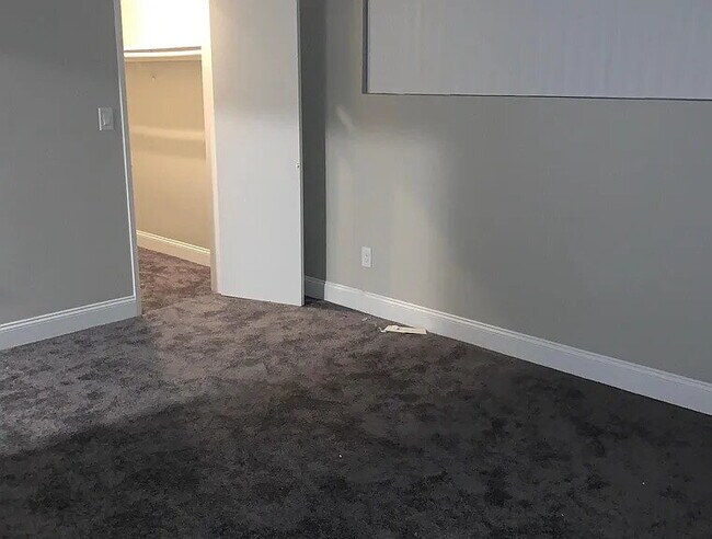 Building Photo - "Spacious 2-Bed, 2-Bath Gem in Northridge – Your Perfect 1074 Sq Ft Retreat!"