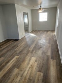 Building Photo - 2951 E Moreland Dr