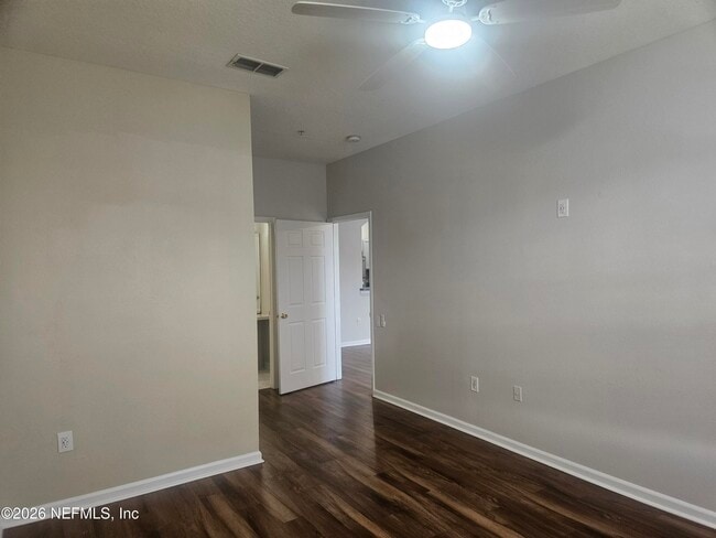 Building Photo - 10550 Baymeadows Rd