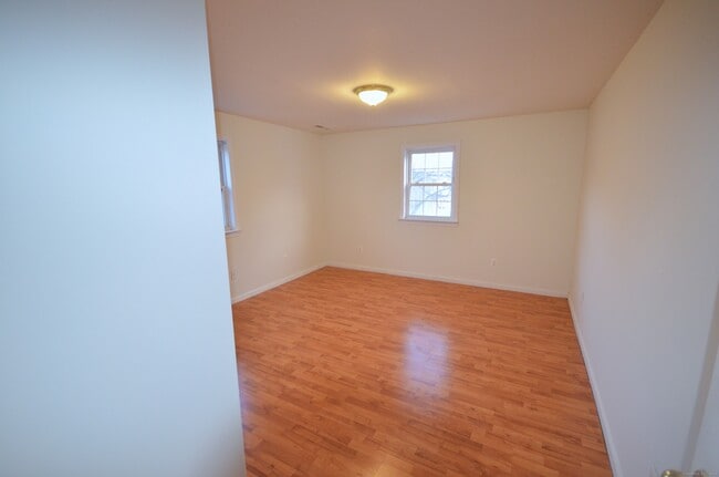 Building Photo - 258 Rakoczy Ave