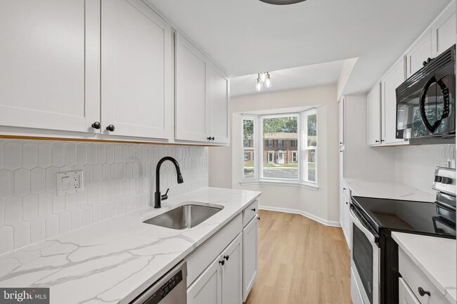 Building Photo - 6356 Ducketts Ln