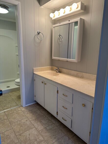 Building Photo - 8430 NW 39th Cir