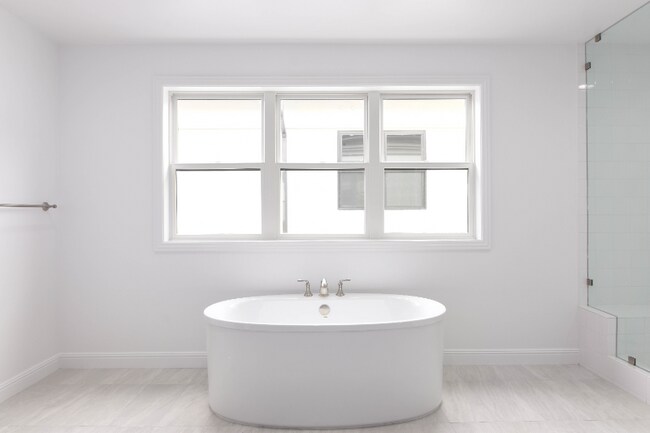 Building Photo - 20268 Albion Wy