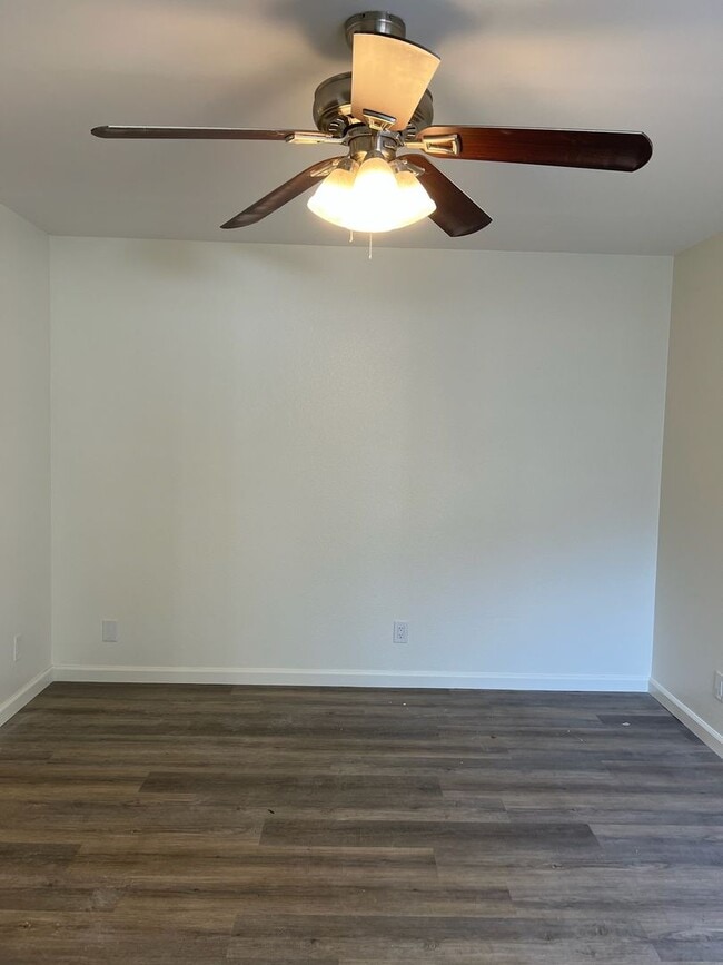 Building Photo - Wow! Single Story, 2 Bedroom, 2 Bath, with Community Beach!