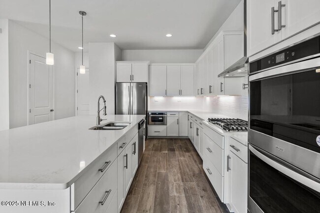 Building Photo - 475 Marquesa Cir