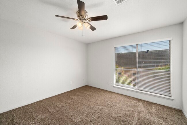 Building Photo - 7847 Green Lawn Dr