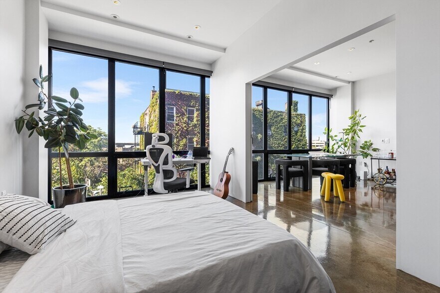 Building Photo - 37 A St