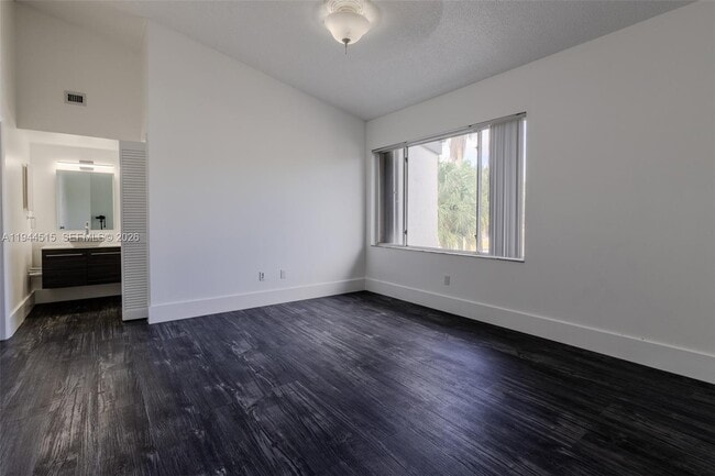 Building Photo - 3920 NE 168th St