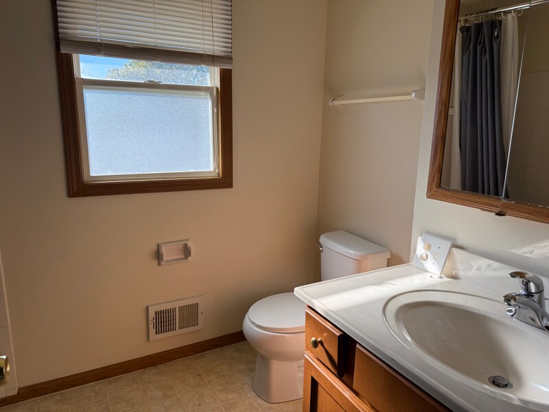 Building Photo - 9309 W Morgan Ave