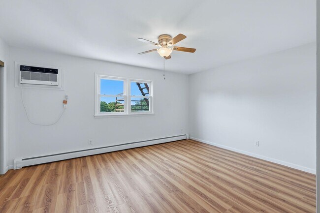 Building Photo - 1151 51st St