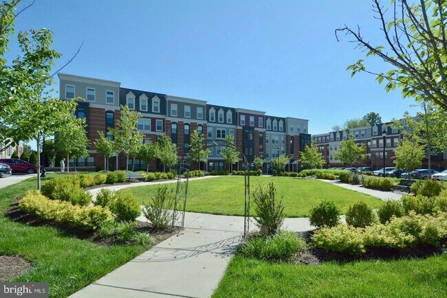 Building Photo - 3989 Norton Pl