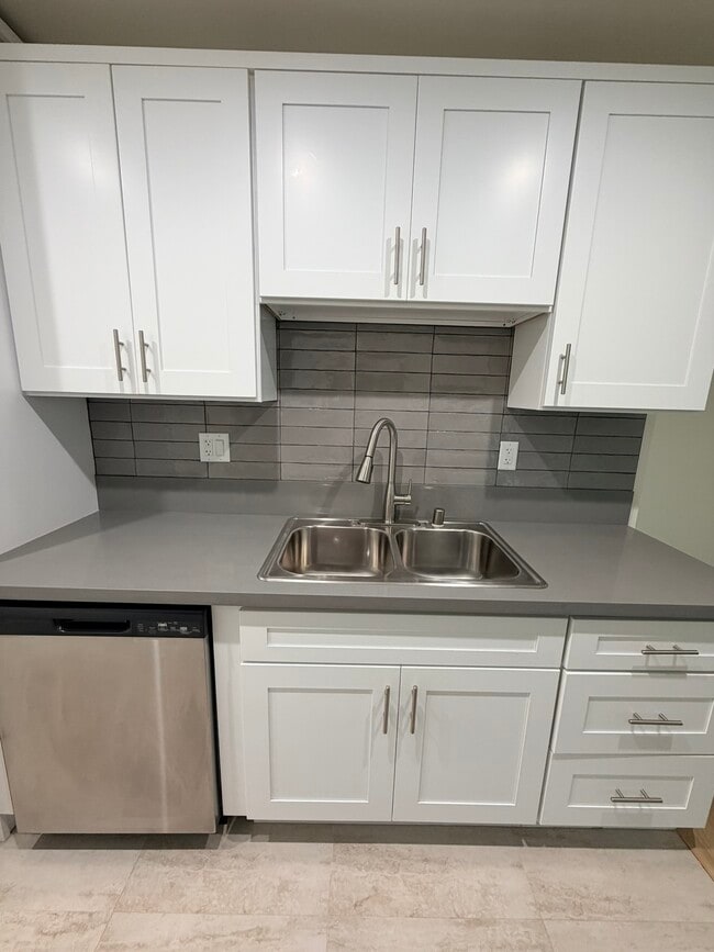 Kitchen - 1724 Arizona Ave