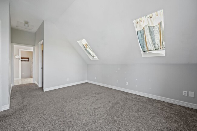 Building Photo - 2720 Sq. Ft. Character Home in downtown Ol...