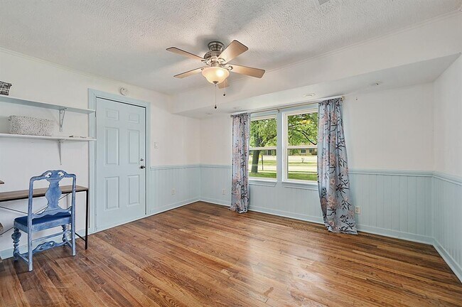Building Photo - 809 S Coulter Dr