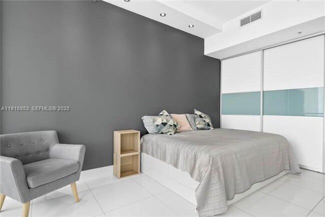 Building Photo - 92 SW 3rd St