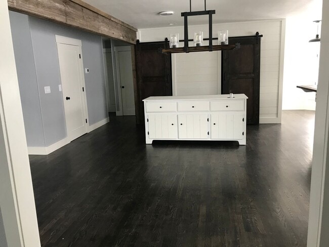 Building Photo - Beautiful 3-Bedroom Home with Modern Upgra...