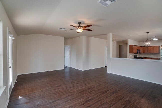 Building Photo - 1313 Honey Blossom Dr
