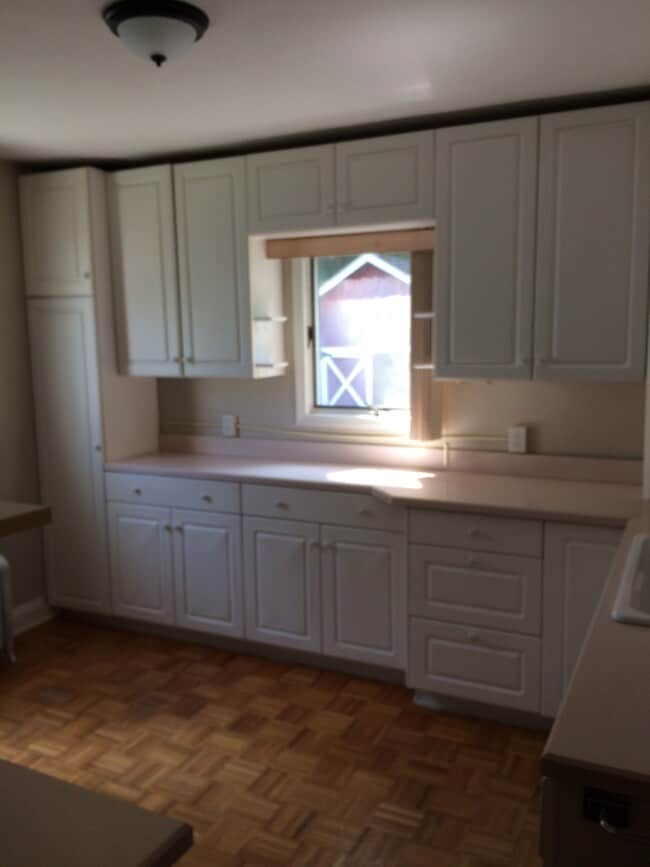Building Photo - Charming, Classic 3 BR Brick Close to LeMo...