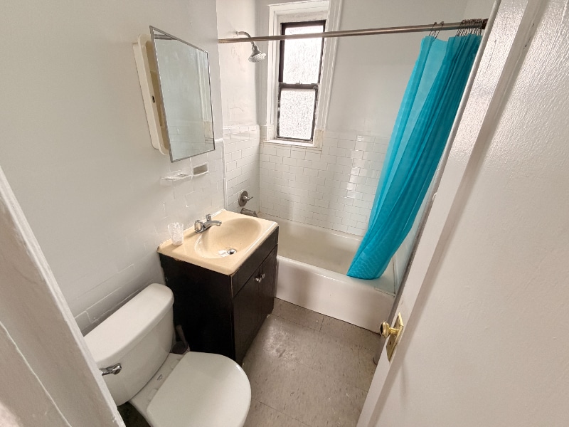 Building Photo - 1649 Edison Ave