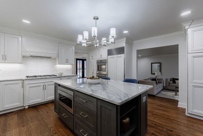 Building Photo - 459 Atlanta Country Club Dr