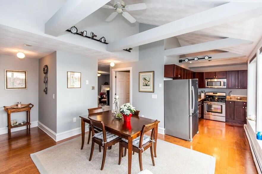 Building Photo - 6 George St