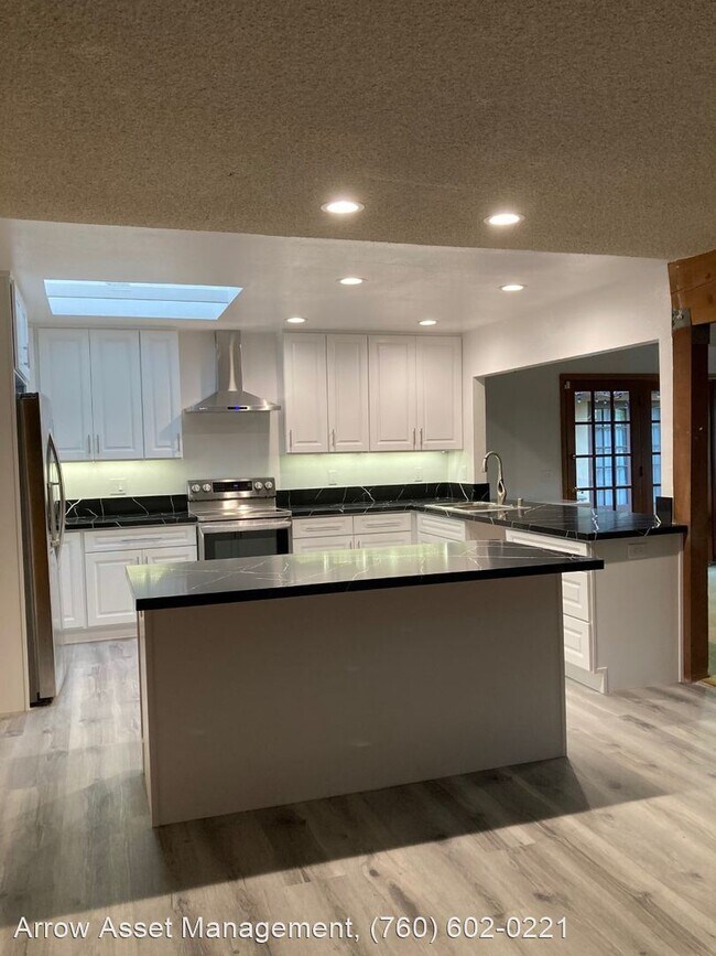 Building Photo - 4 br, 2 bath House - 6448 Lochmoor Dr.