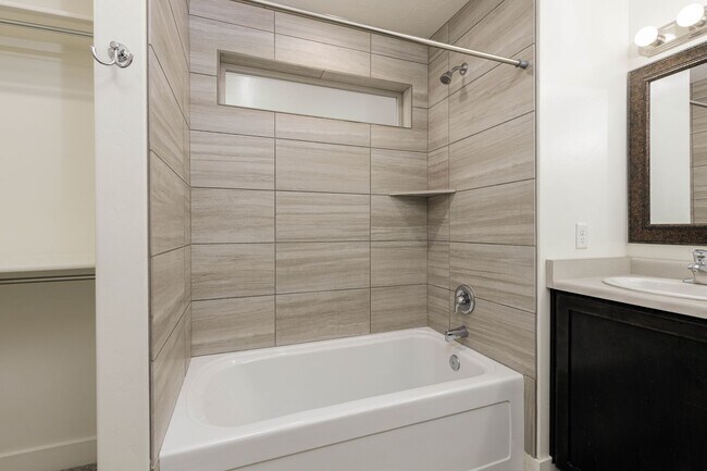 Building Photo - Beautiful Desert Canyon 4 Bedroom / 2.5 Bathroom / 2 Car Garage available NOW