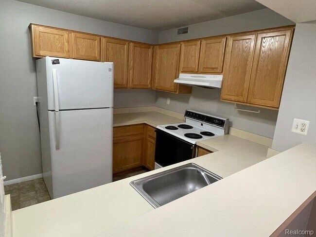 Building Photo - 910 Chestnut Hill Dr