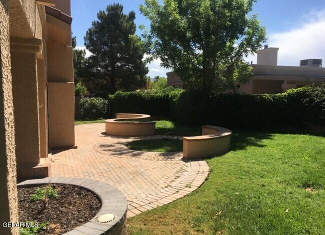 Building Photo - 4579 Weeping Willow Dr